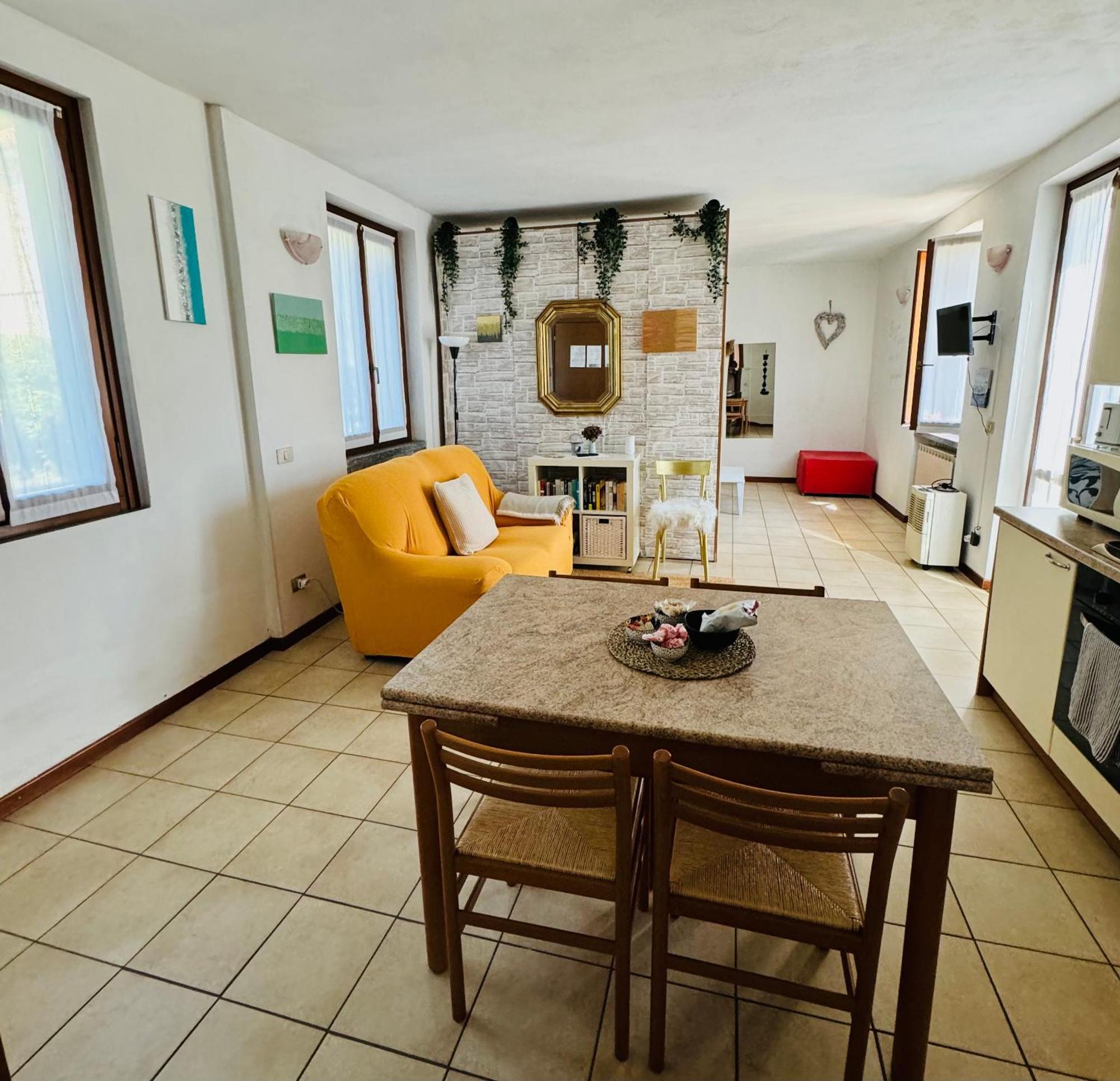 Apartament Casa Nonna Elide Besozzo Zewnętrze zdjęcie